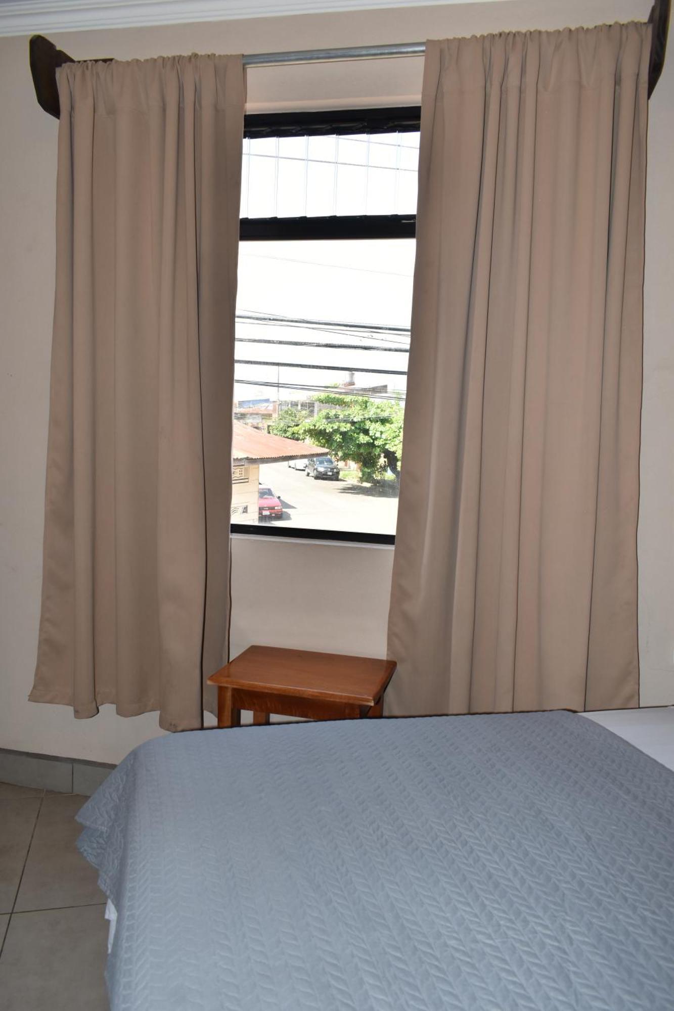 Hotel Cabinas Midey Пунтаренас Екстериор снимка
