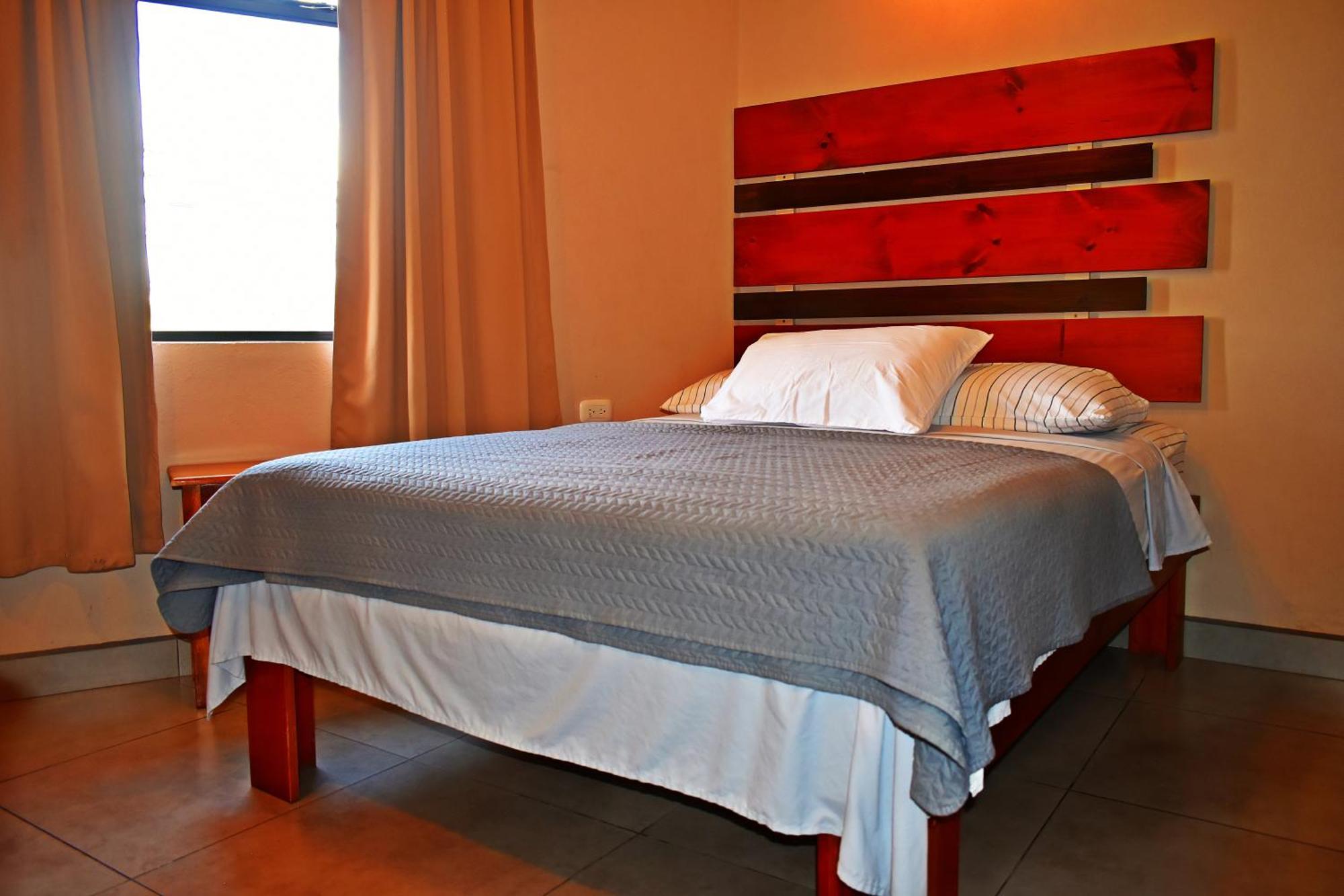 Hotel Cabinas Midey Пунтаренас Екстериор снимка